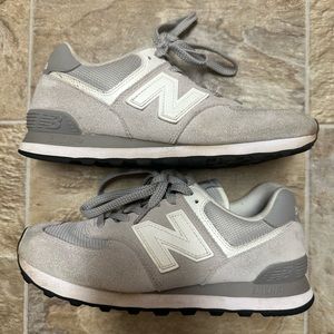 New Balance Classic 574 Men’s 7 women’s 8.5